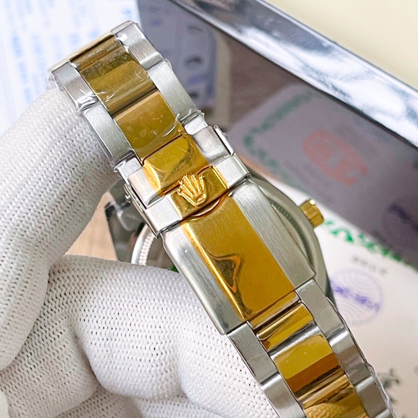 ブランド時計背面デザイン